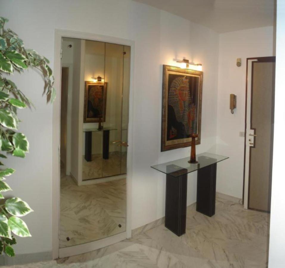 Appartement F3 Vue Mer Et Croisette Cannes Esterno foto